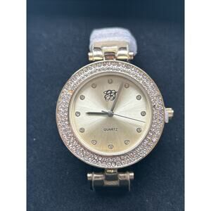 Vintage Elizabeth Taylor White Diamonds Watch Oval Face Gold Tone NWOT Elizabeth Taylor White Diamonds Watch Gold Toned Sparkly  main image 3